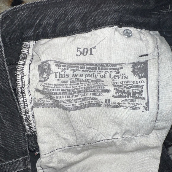 Levi Denim Shorts - Picture 5 of 6